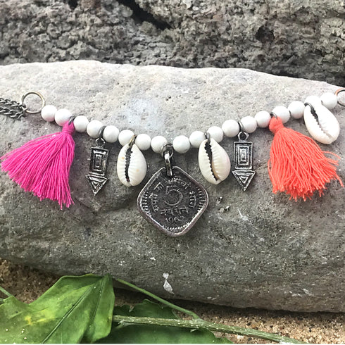 5 Paisa White Beaded Bracelet