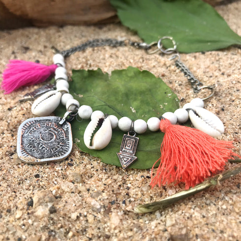 5 Paisa White Beaded Bracelet